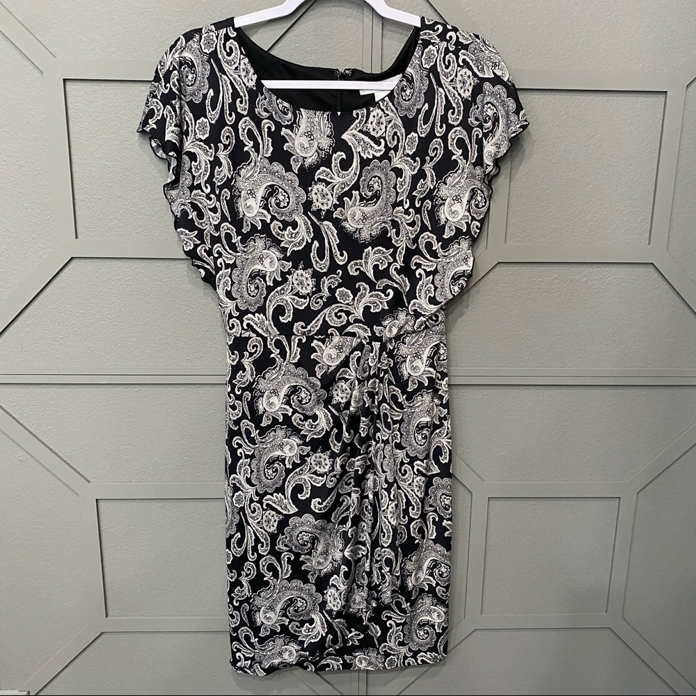 White House Black Market Size 2 Paisley Dress